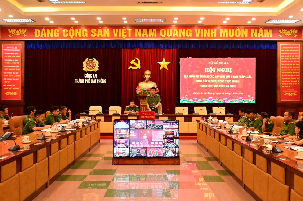 Tập huấn cung cấp dịch vụ công trực tuyến trong lĩnh vực phòng cháy, chữa cháy và cứu nạn, cứu hộ